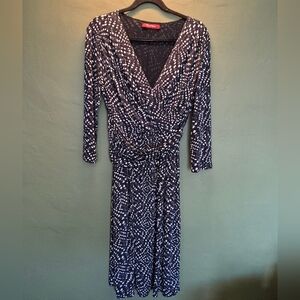 Max Mara Studio Dress Size 8 Black White Print V Neck Ruched Midi 3/4 Sleeve